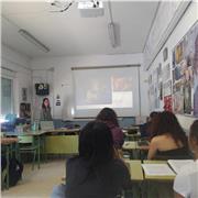 Profesora especializada en Geografía, Historia, Arte y Literatura